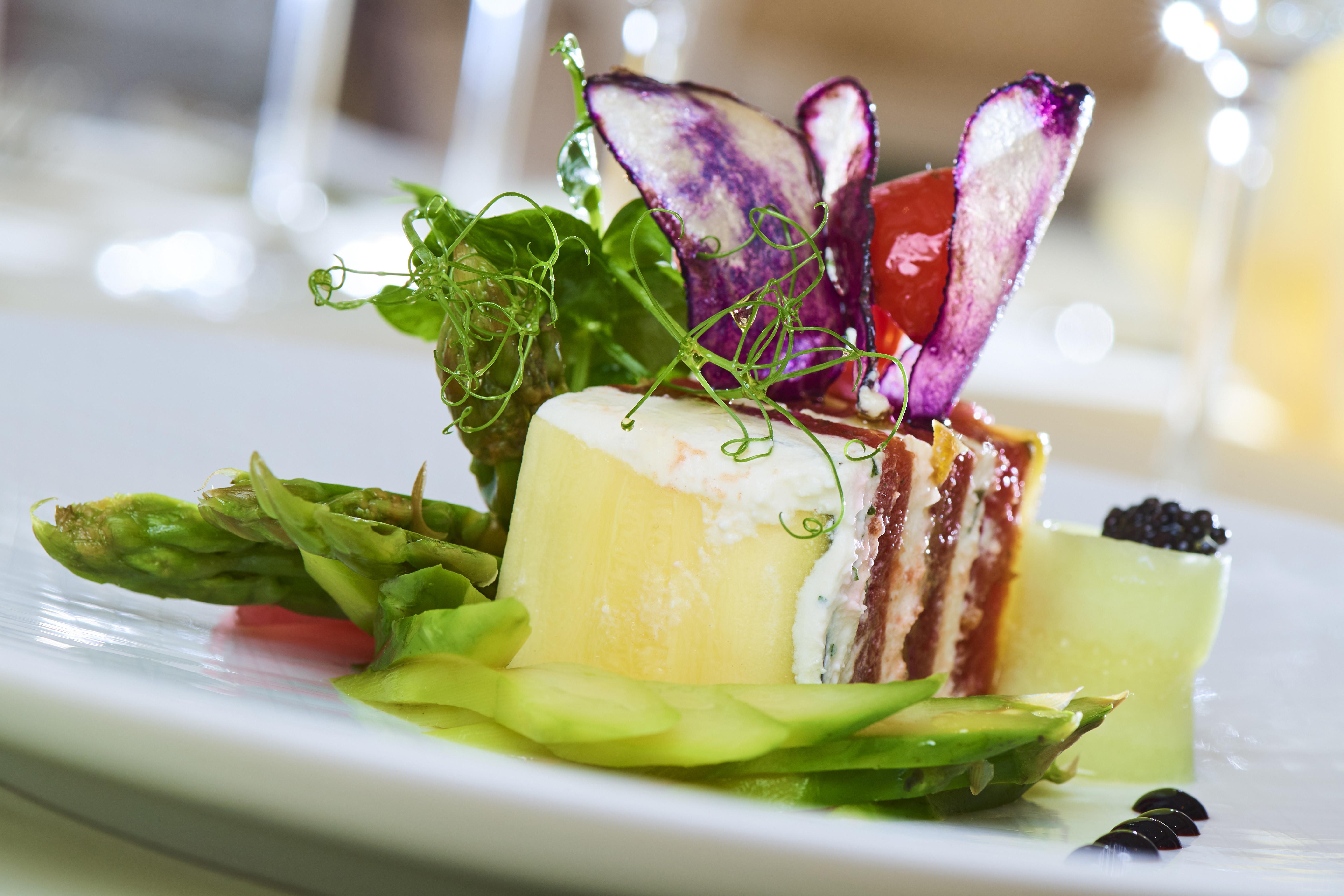 Stanhope Hotel By Thon Hotels Брюссель Экстерьер фото A salad with asparagus