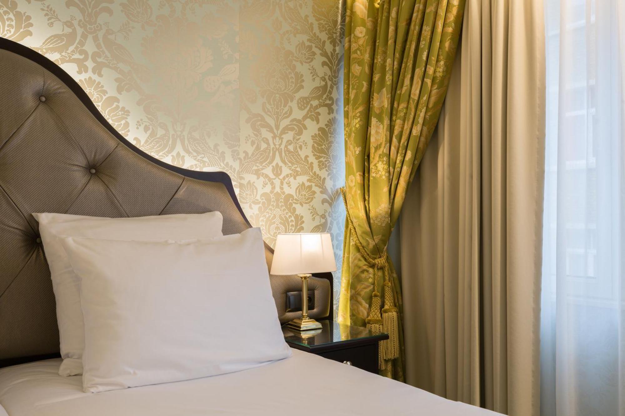 Stanhope Hotel By Thon Hotels Брюссель Экстерьер фото A bedroom at the hotel