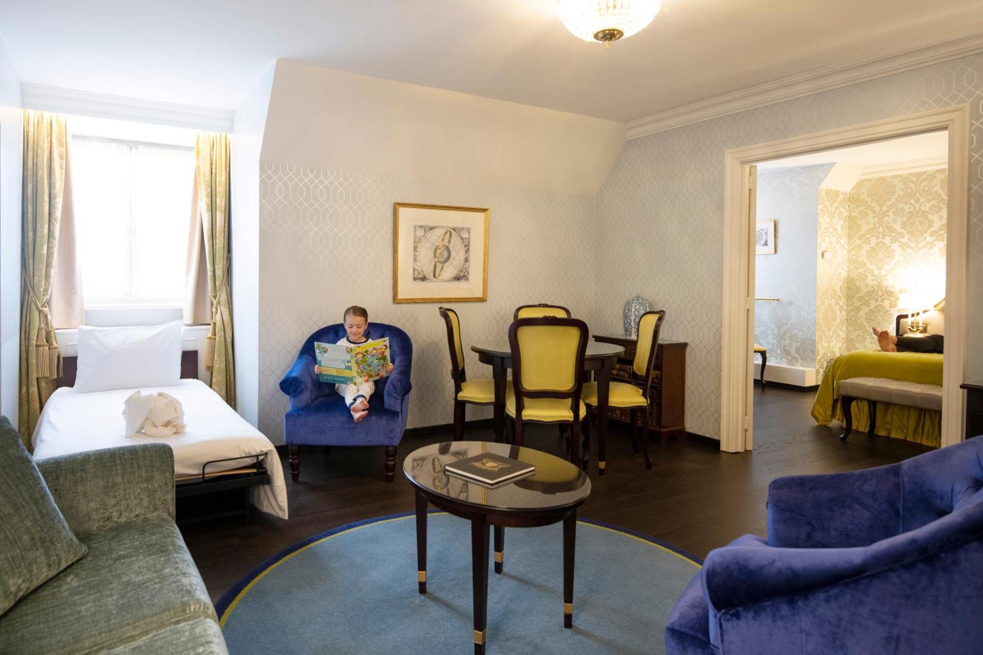 Stanhope Hotel By Thon Hotels Брюссель Экстерьер фото A suite at the Hotel de Crillon